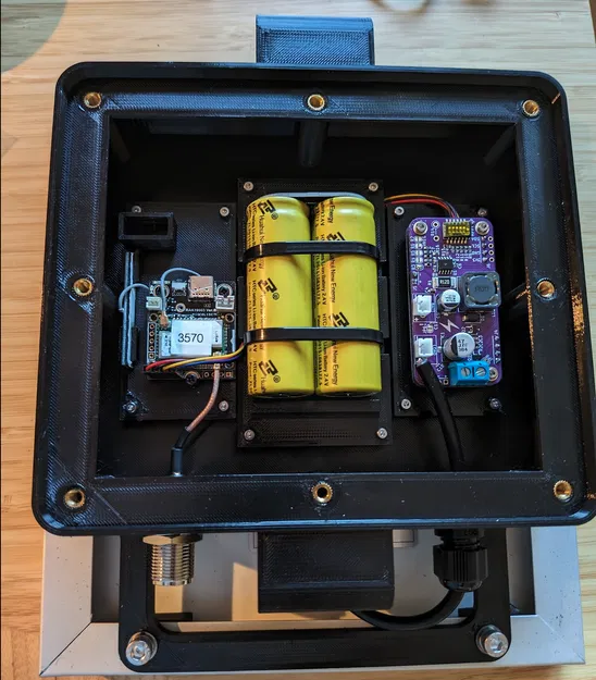 Vỏ bảo vệ Meshtastic cho tấm pin năng lượng mặt trời Newpowa 17V - Image 3