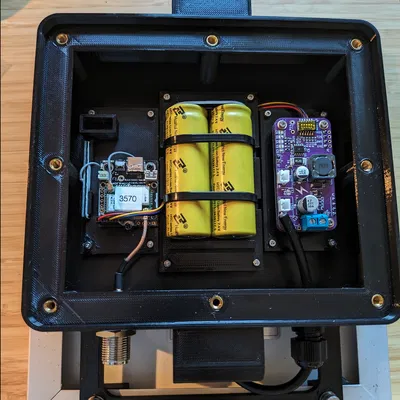 Vỏ bảo vệ Meshtastic cho tấm pin năng lượng mặt trời Newpowa 17V