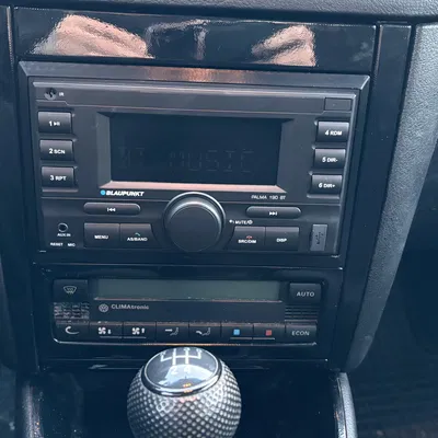 Mặt dưỡng radio cho Volkswagen Golf 4, Bora hoặc Jetta MK4