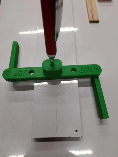 Dụng cụ hỗ trợ tìm tâm gỗ (Center Finder Jig) - Image 4