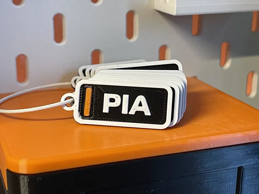 Móc khóa bảng tên tay đua F1 Oscar Piastri (McLaren) - Mùa giải 2025 - Image 1