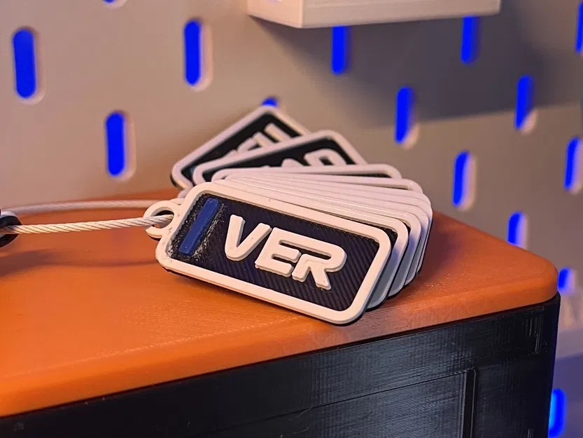 Móc khóa Max Verstappen - Tay đua F1 (Red Bull Racing) - Mùa giải 2025 - Image 1