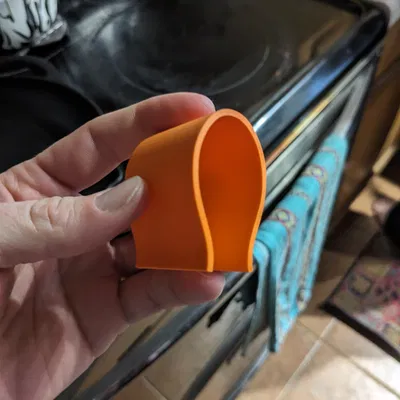 Kẹp giữ khăn nhà bếp cho tay cầm lò nướng
