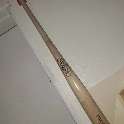 Giá treo gậy bóng chày (Baseball Bat Holder)