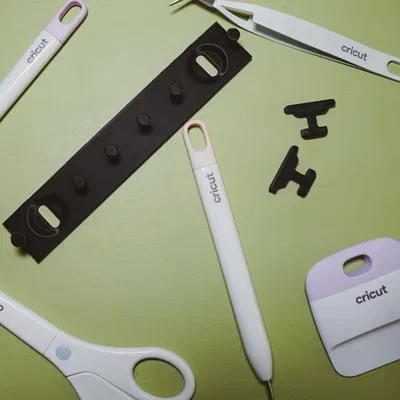 Giá treo dụng cụ Cricut cho bảng Skadis