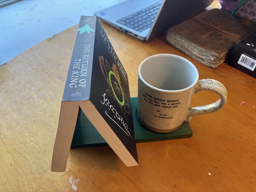 Giá đỡ sách chủ đề Lord of the Rings tích hợp chỗ để cốc siêu tiện - Image 1