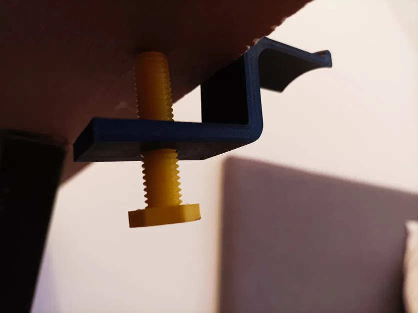 Giá đỡ tai nghe kẹp bàn in 3D: Gọn gàng và chắc chắn - Image 3