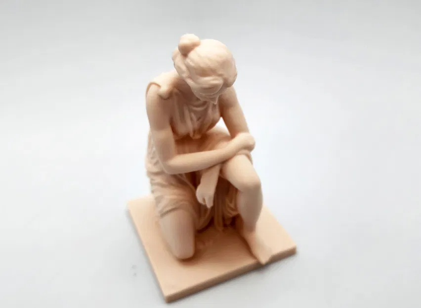 Mô hình Tượng Nữ Thần Quỳ Gối - Image 4