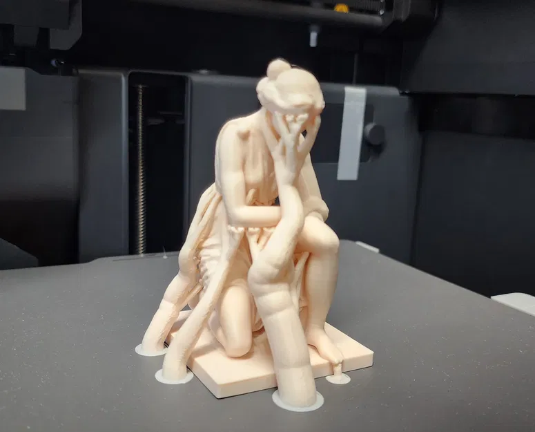 Mô hình Tượng Nữ Thần Quỳ Gối - Image 5