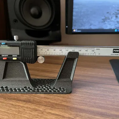 Giá đỡ thước kẹp Voronoi cho bàn làm việc ngăn nắp