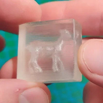 Hướng dẫn cách in "hologram" bên trong "lớp kính"
