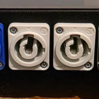 Patch Panel 1U cho đầu nối Neutrik D-Type (Dành cho 10 inch Rack)