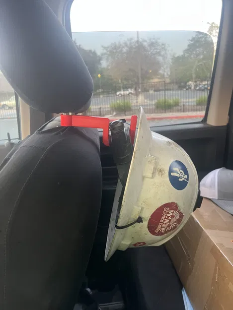 Móc treo mũ bảo hộ 3D cho ghế xe hơi tiện lợi - Image 1