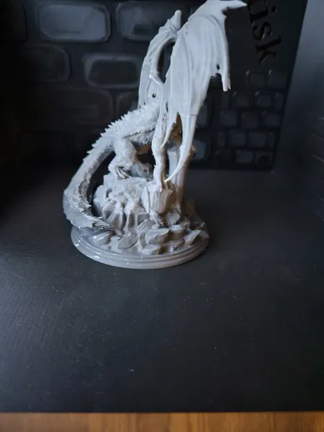 Strážce Zlomeného Pilíře - Người Bảo Vệ Trụ Cột Đổ Nát - Image 4