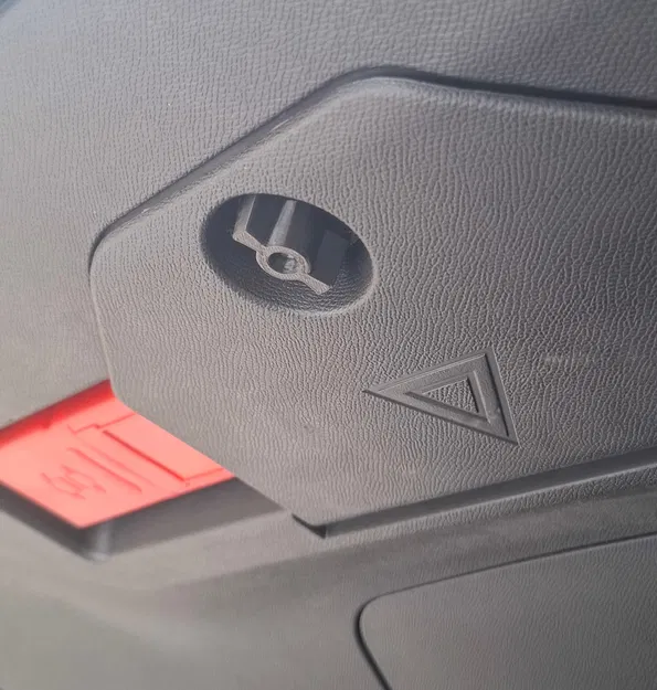 Lẫy khóa hộc chứa tam giác cảnh báo xe C5 Aircross - Image 2