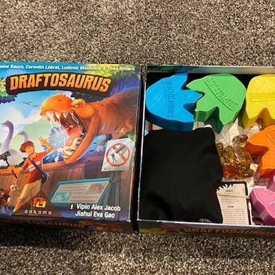 Hộp Đựng Draftosaurus--Hộp đựng khủng long có nắp và nam châm