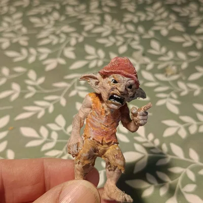 Mô hình yêu tinh đang la hét (Shouting goblin)
