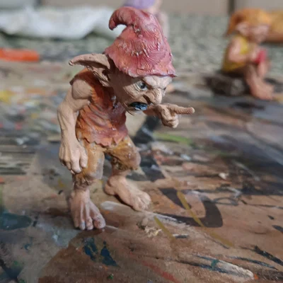 Mô hình yêu tinh đang la hét (Shouting goblin)