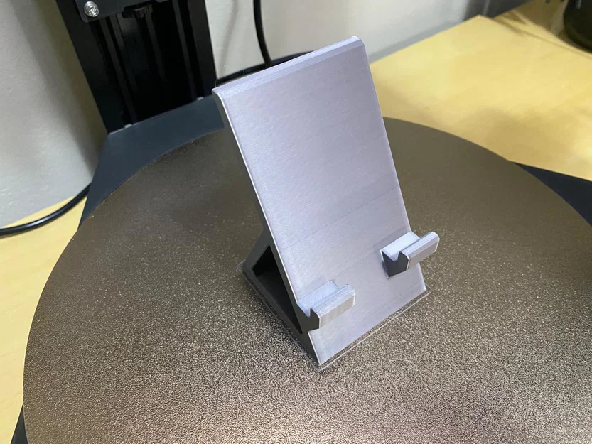 Đế đỡ điện thoại để bàn đơn giản V2 (In 3D không cần support) - Image 1