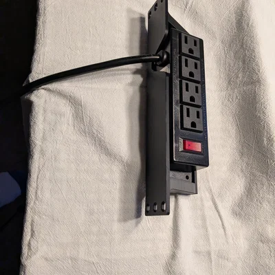 Bộ giá gắn 10" Rack Power Distribution Unit (PDU) in 3D