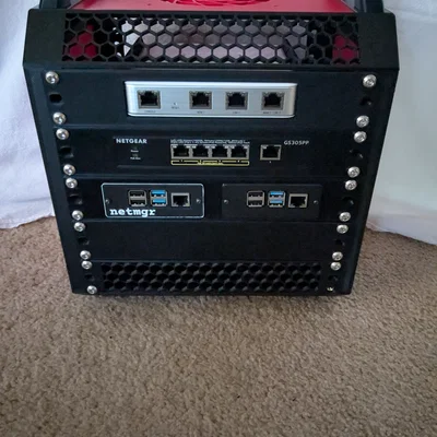Bộ giá gắn 10" Rack Power Distribution Unit (PDU) in 3D