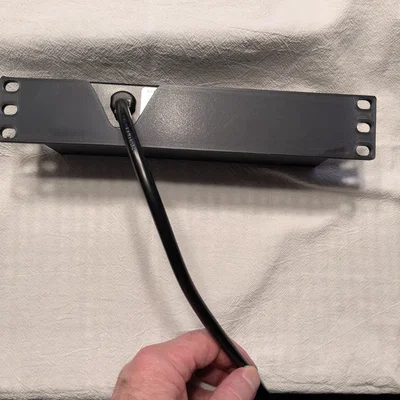 Bộ giá gắn 10" Rack Power Distribution Unit (PDU) in 3D