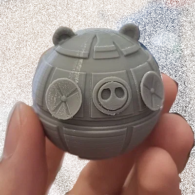 Mô hình Angry Birds Pig Death Star độc đáo - Tự in 3D tại nhà