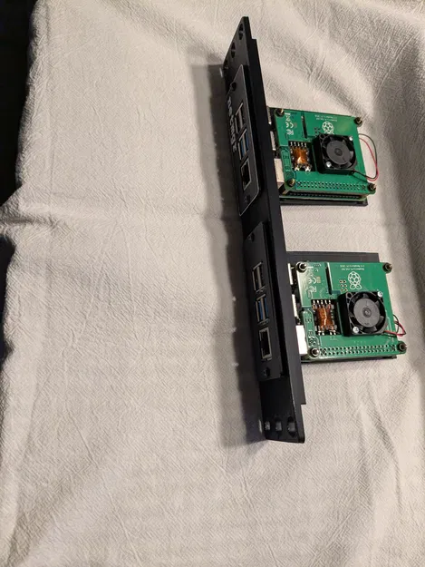 Ngàm gắn tủ mạng 10 inch cho hai Raspberry Pi - Image 4