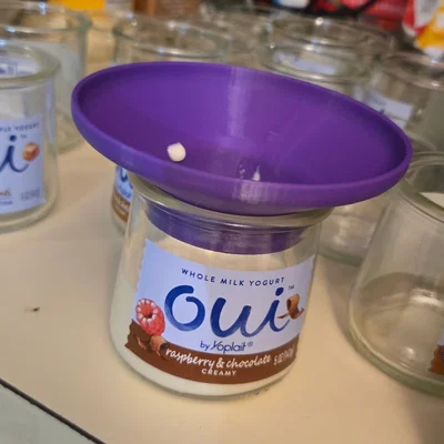 Phễu chiết sữa chua Oui Yogurt