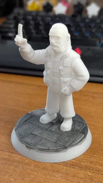 Mô hình nhân vật ông chú cầm tẩu thuốc in 3D (Stylized Character) - Image 2