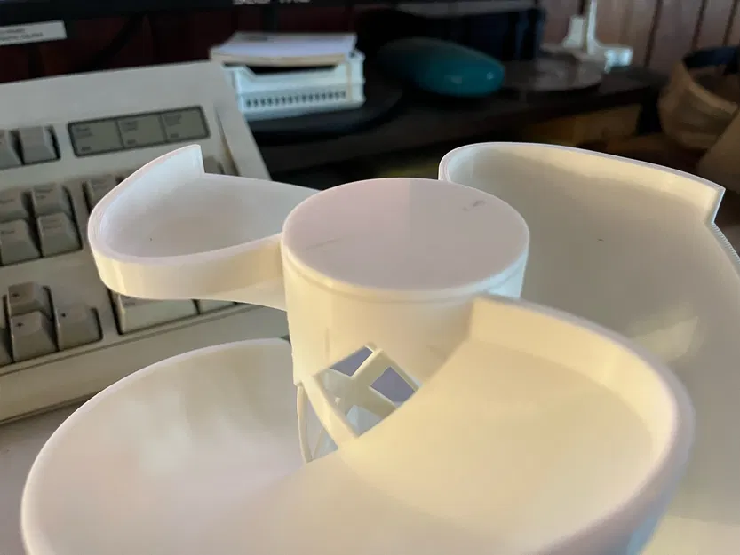 Nắp đậy trung tâm cho kệ đựng trứng xoắn ốc - Phụ kiện 3D tiện lợi - Image 1