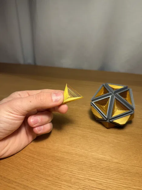 Đồ chơi khối cầu fidget hình tam giác (Triangle Fidget Sphere) - Image 3