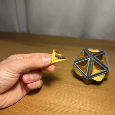 Đồ chơi khối cầu fidget hình tam giác (Triangle Fidget Sphere)