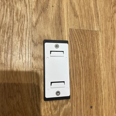 Ngàm gắn Ubiquiti PoE+ Adapter (30W) lên thanh DIN rail cực gọn