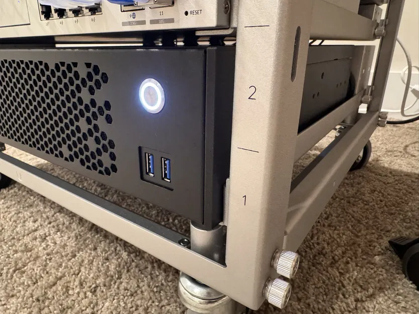 Bộ chuyển đổi Sliger 2U Case cho Ubiquiti Toolless Mini Rack - Image 2