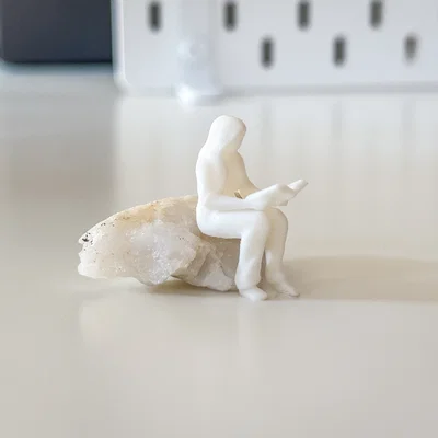 Mô hình thu nhỏ người phụ nữ/đang đọc sách cho sa bàn