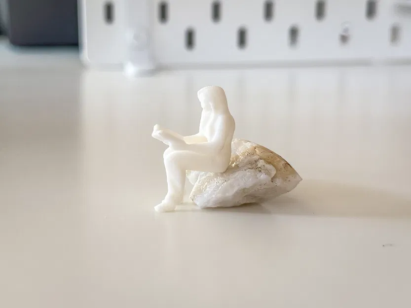 Mô hình thu nhỏ người phụ nữ/đang đọc sách cho sa bàn - Image 2