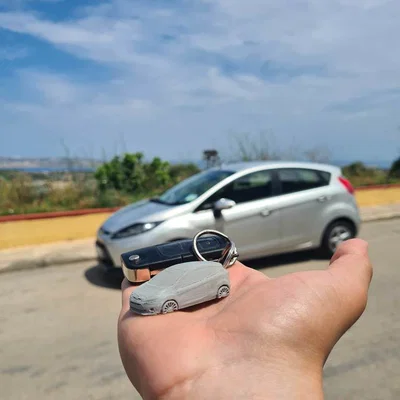 Móc khóa mô hình xe Ford Fiesta 2012 3D