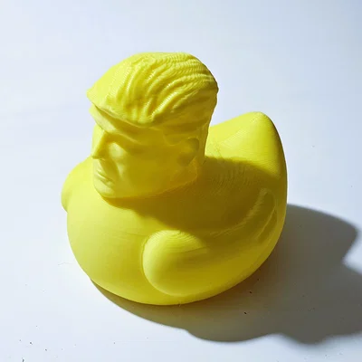 Mô hình 3D chú vịt Donald Trump độc đáo trang trí phòng tắm