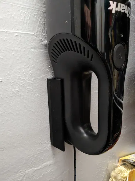 Giá treo tường cho máy hút bụi Shark Pet Pro - Image 1