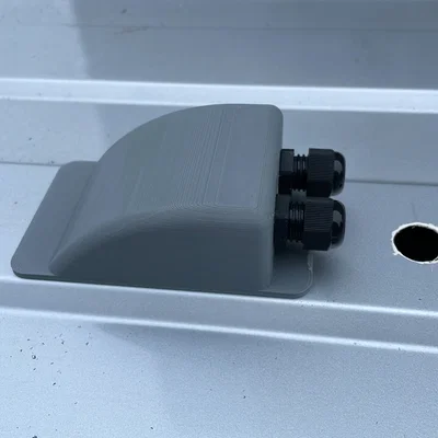 Hộp Luồn Dây Điện Cho Nóc Xe Van (Dùng Cho Pin Năng Lượng Mặt Trời)