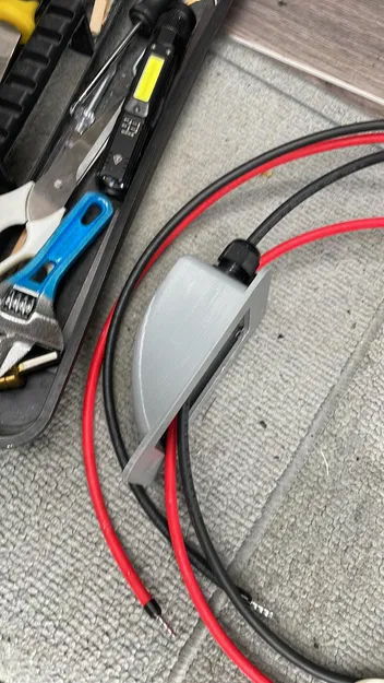 Hộp Luồn Dây Điện Cho Nóc Xe Van (Dùng Cho Pin Năng Lượng Mặt Trời) - Image 3