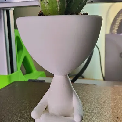 Chậu trồng cây mini hình người thiền định in 3D trang trí bàn làm việc