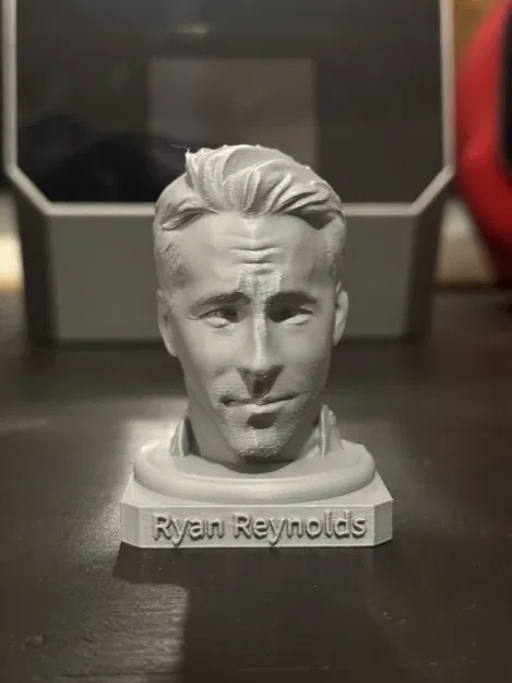 Tượng Ryan Reynolds - Image 4