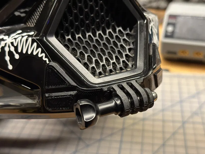 Ngàm gắn GoPro cằm mũ bảo hiểm Fox V1 - Thiết kế chắc chắn - Image 1