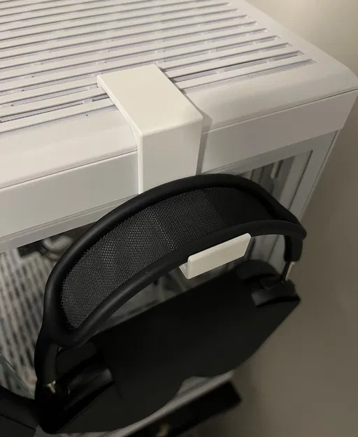 Giá Treo Tai Nghe Cho Case Hyte Y70 - Image 1