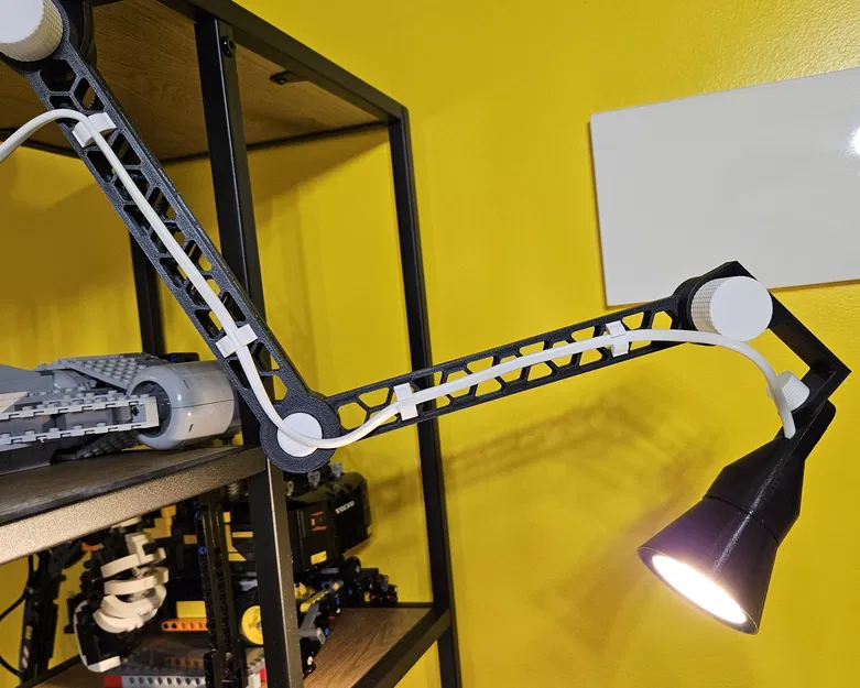 Tự in 3D đèn bàn thông minh kèm kẹp dây điện tiện lợi - Image 1