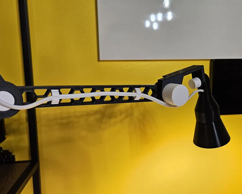 Tự in 3D đèn bàn thông minh kèm kẹp dây điện tiện lợi - Image 2