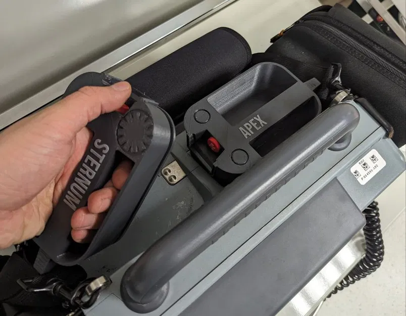 Mô hình tay cầm sốc điện (defibrillator paddles) dùng cho mô phỏng lâm sàng - Image 1