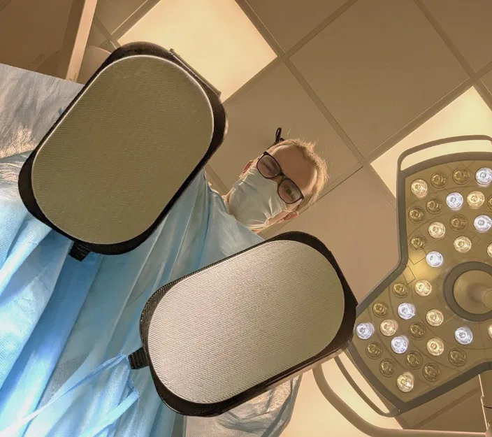 Mô hình tay cầm sốc điện (defibrillator paddles) dùng cho mô phỏng lâm sàng - Image 3